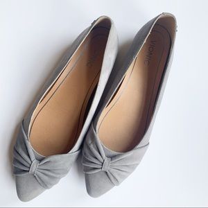 Vionic light gray flat shoes.         Size 11